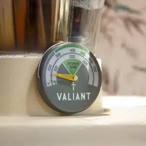 Valiant_Stove-Green-Thermometer_Lifestyle.jpg